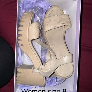 Source Unknown Cream Platform Heels